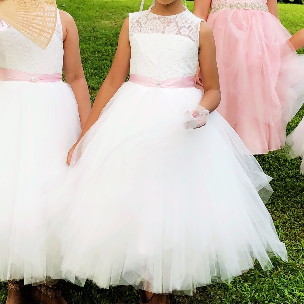 Flower girl dress worn once - Picture 4 of 8